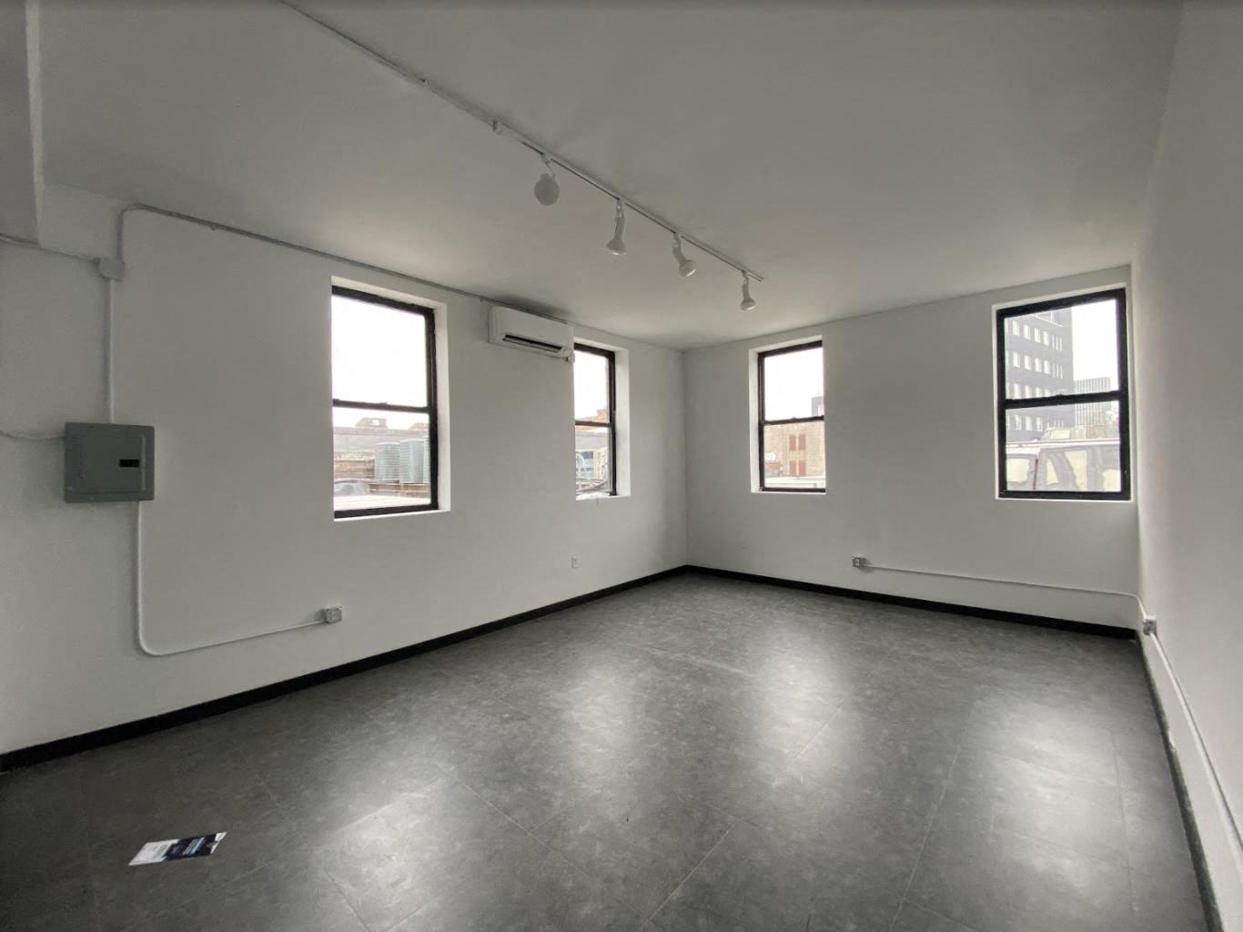 252 Banker St